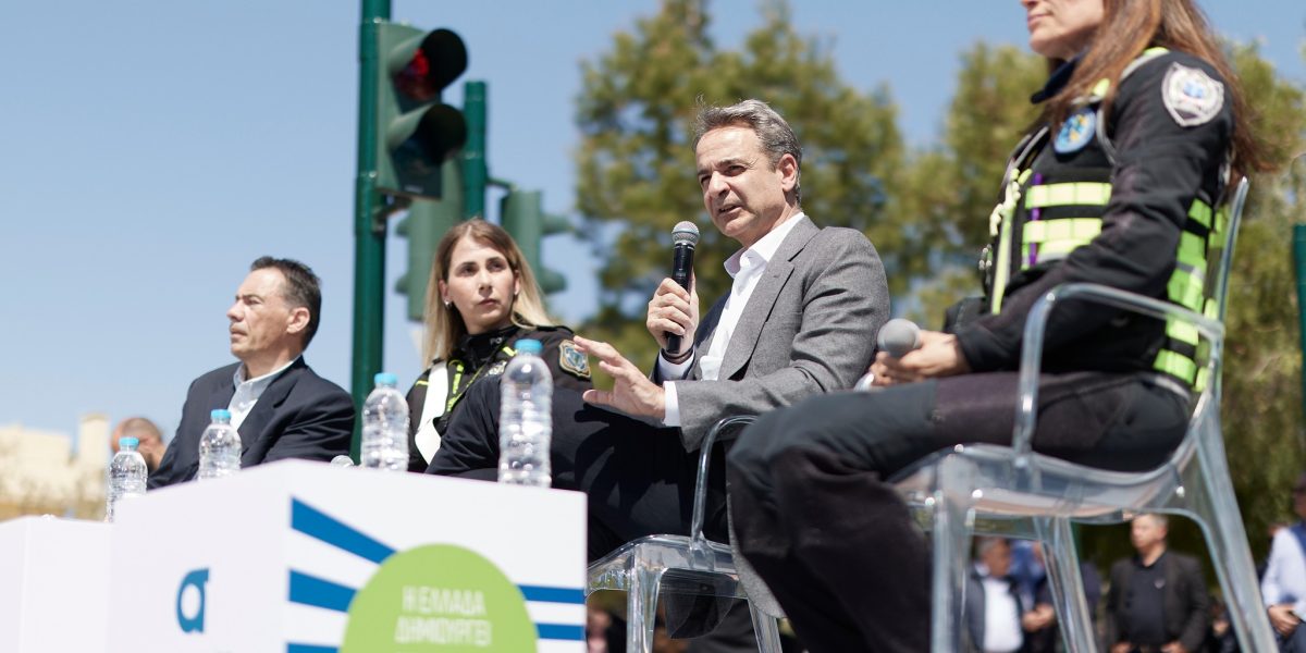 Grecii, speriați de amenzi: Camerele rutiere vor fi funcționale, anunță premierul