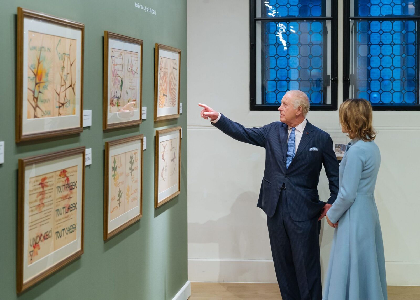 Expoziția „Maria: Regina artistă” ajunge la Viscri, celebrând arta și natura Casa Regelui Charles al III-lea din Viscri găzduiește expoziția „Maria: Regina artistă