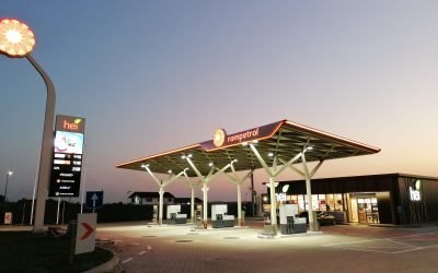 Motorina de la Rompetrol, mai ieftină decât cea standard: Cozi la benzinării, după ieftinire Motorina premium cu cifra cetanică 55 de la Rompetrol a atras sute de șoferi la benzinării, după ce prețul a scăzut sub cel al benzinei standard