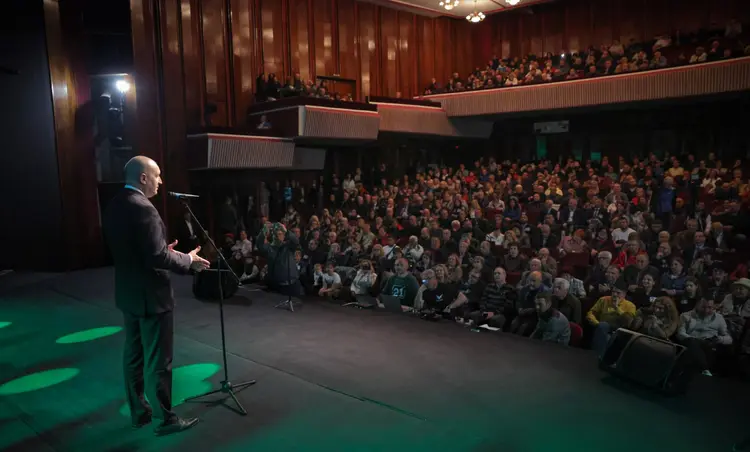 Radev, pro-rusul eurosceptic, câștigă alegerile în Bulgaria și negociază cu UE