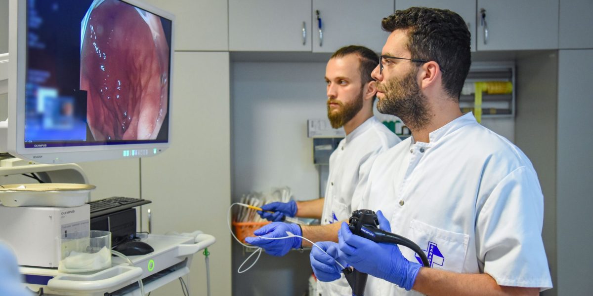 Noua metodă: Scapă de refluxul gastroesofagian, fără intervenție majoră