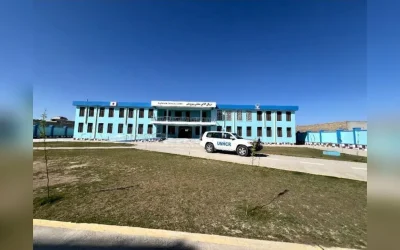 KANDAHAR: Șase școli nou-nouțe, dar milioane de fete, în continuare, excluse de la studii KABUL, AFGHANISTAN – În Kandahar, Afganistan, au fost inaugurate șase școli noi, construite cu sprijinul Națiunilor Unite