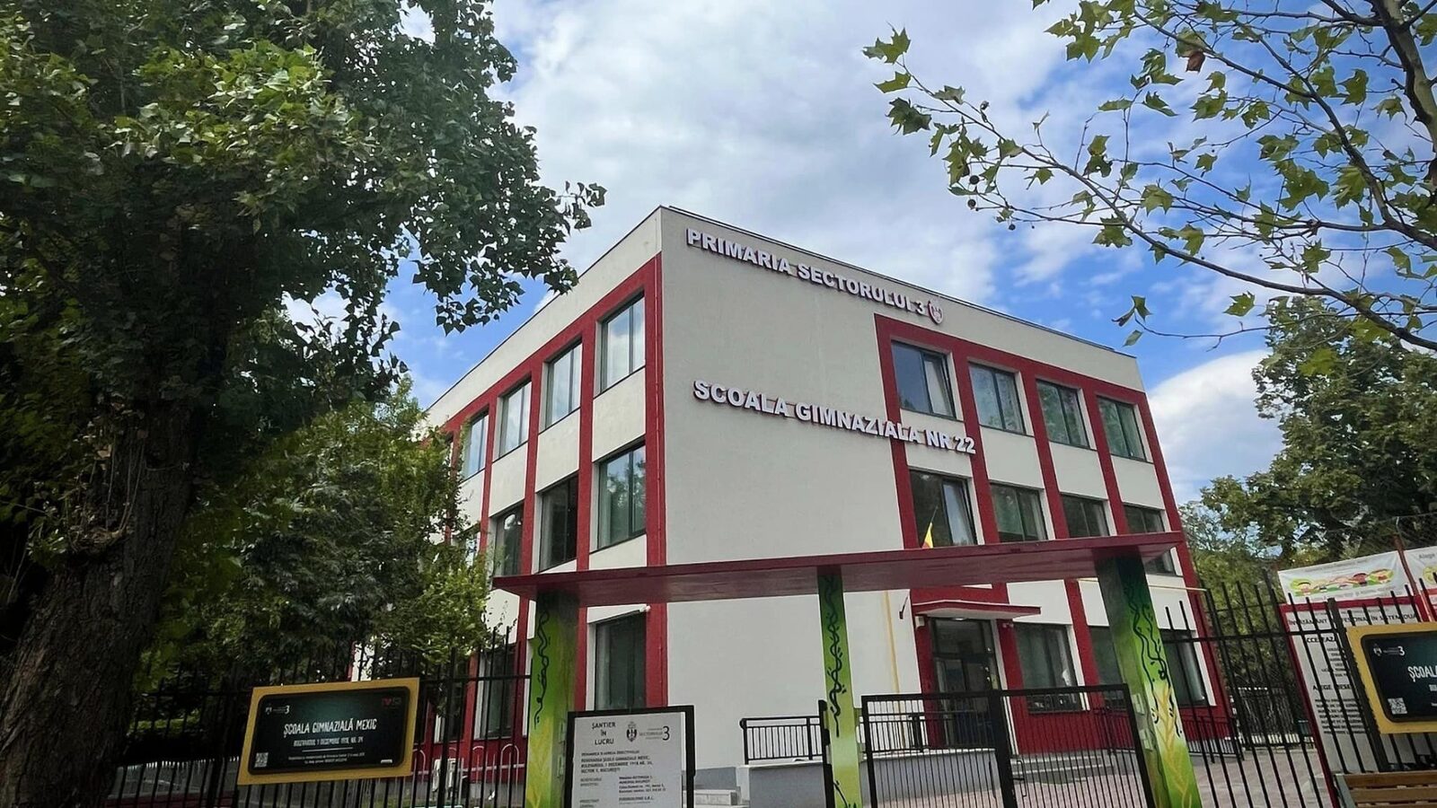 Scumpiri și scandal la Școala Mexic: Sectorul 3 cere o nouă majorare