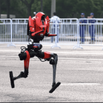 Roboții Umanoizi au uimit la semimaratonul din China: Record Mondial!