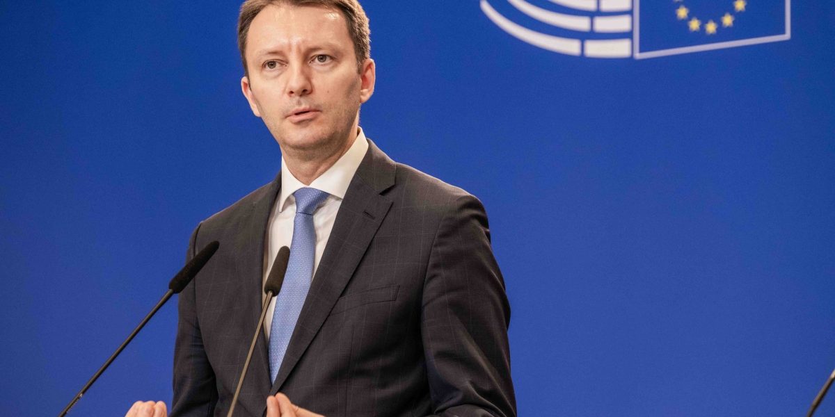 Orban, dispus să sărăcească Ungaria: Politica autoritară distruge țara