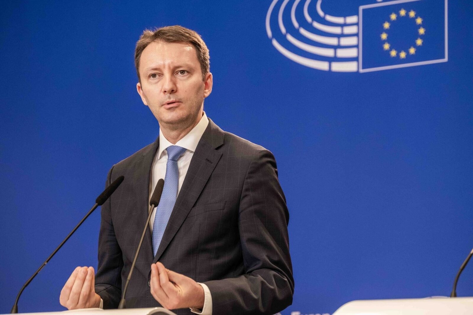 Orban, dispus să sărăcească Ungaria: Politica autoritară distruge țara