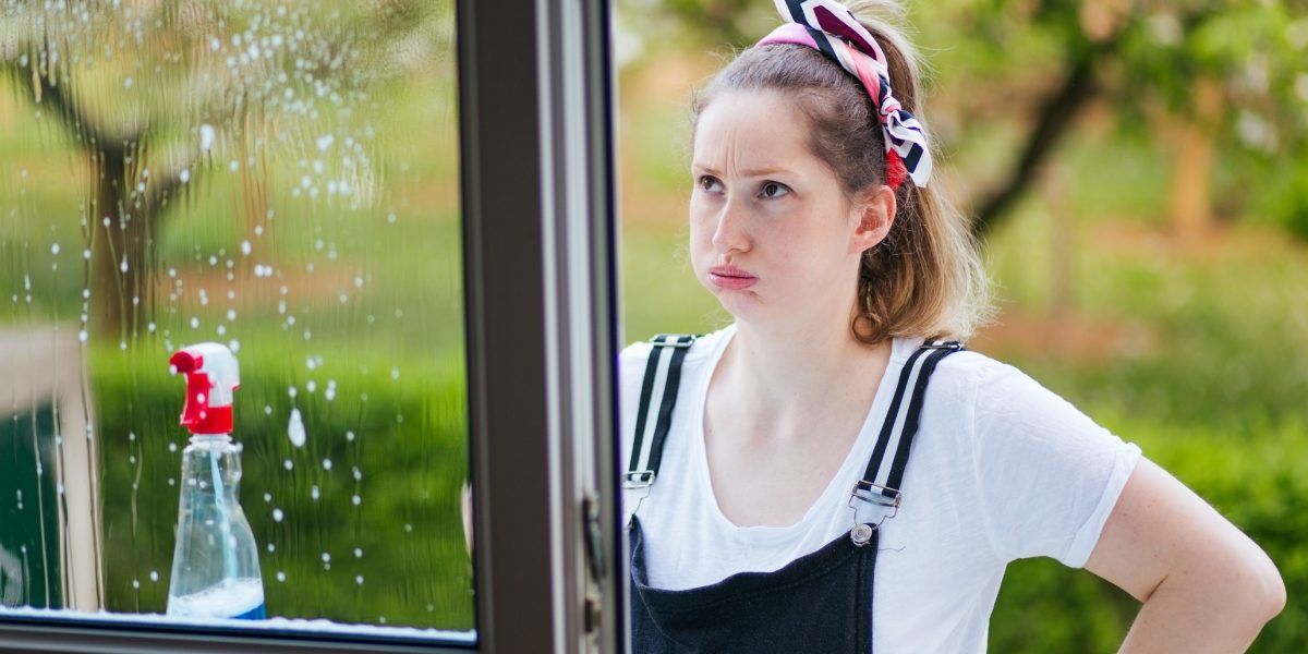 Rețeta secretă: Soluția-minune pentru geamuri curate, chiar și-n ploae