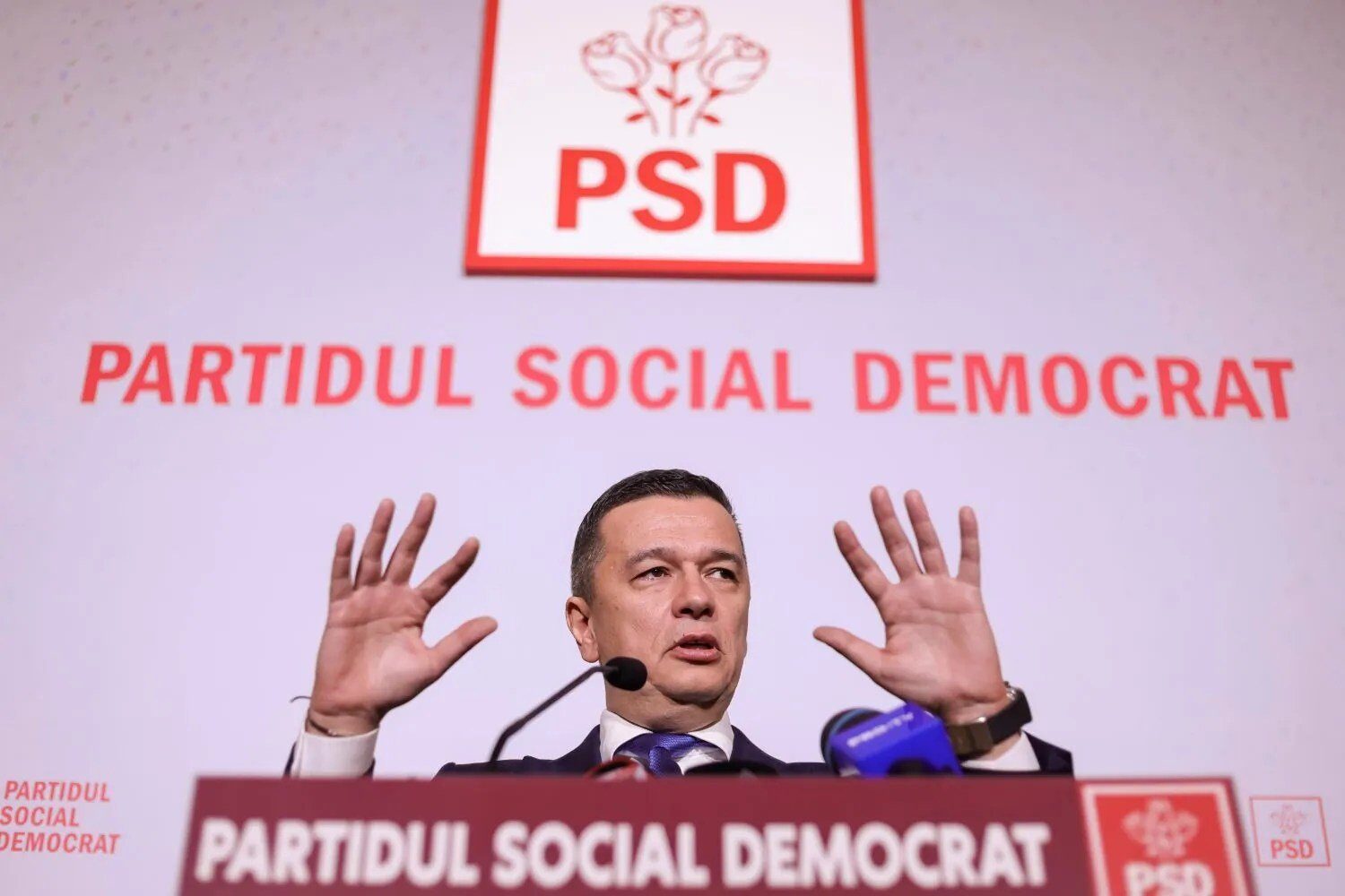 Grindeanu: PSD nu se teme de opoziție, dar vrea înțelegere în coaliție Președintele Partidului Social Democrat (PSD), Sorin Grindeanu, a declarat miercuri că formațiunea sa este pregătită să meargă în opoziție dacă nu se va ajunge la un acord cu partenerii de guvernare