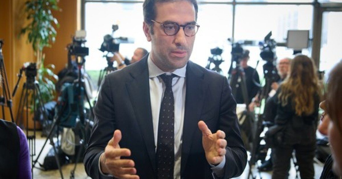 Spania şi alte patru ţări europene cer Comisiei Europene un nou impozit pentru companiile energetice