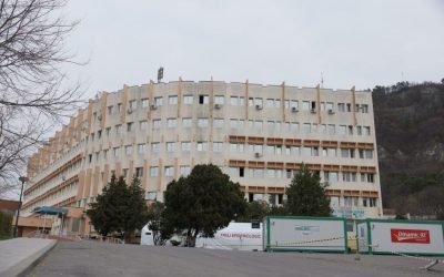 Ancheta la Spitalul Județean de Urgență Piatra-Neamț: Mai mulți angajați de la Psihiatrie, găsiți lipsă la program Conducerea Spitalului Județean de Urgență (SJU) Piatra-Neamț a demarat o anchetă internă după ce, în urma unui control inopinat, au fost descoperite nereguli privind respectarea programului de lucru