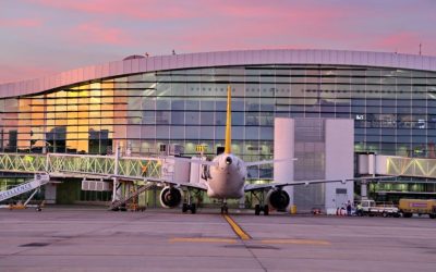 Stații de încărcare ultra-rapidă pentru mașini electrice la Aeroportul Otopeni Compania Națională Aeroporturi București (CNAB) va instala șapte stații de încărcare ultra-rapidă pentru vehicule electrice la Aeroportul Internațional „Henri Coandă”