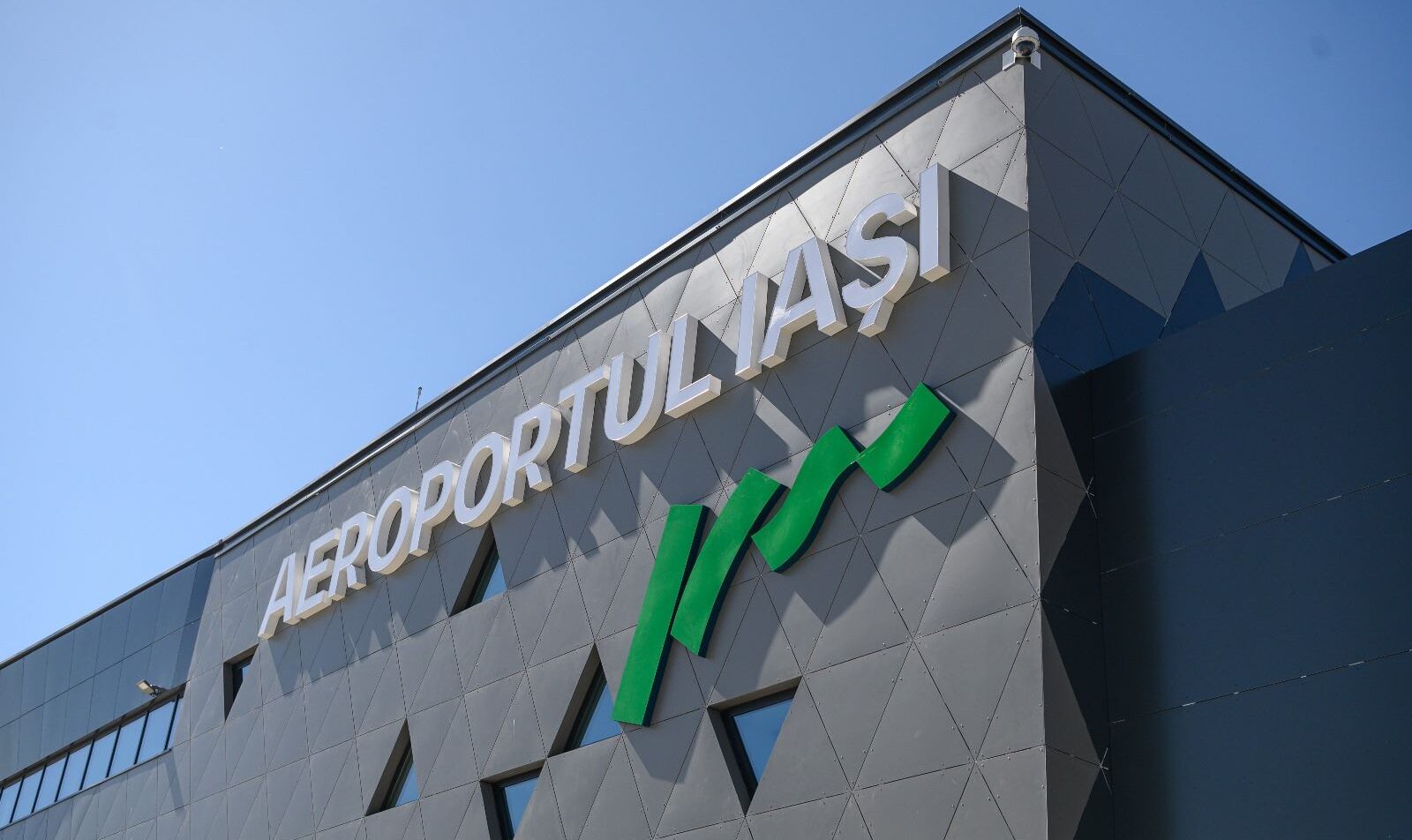 La Aeroportul Iași, procedura de selecție a noilor administratori a fost relansată, candidații având termen limită de înscriere pe 4 mai