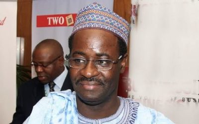 Guvernul federal neagă colapsul economic, dar recunoaște dificultățile Autoritățile de la Abuja susțin că Nigeria nu se confruntă cu un colaps economic, ci trece printr-un proces dificil de ajustare, necesar pentru corectarea problemelor structurale vechi