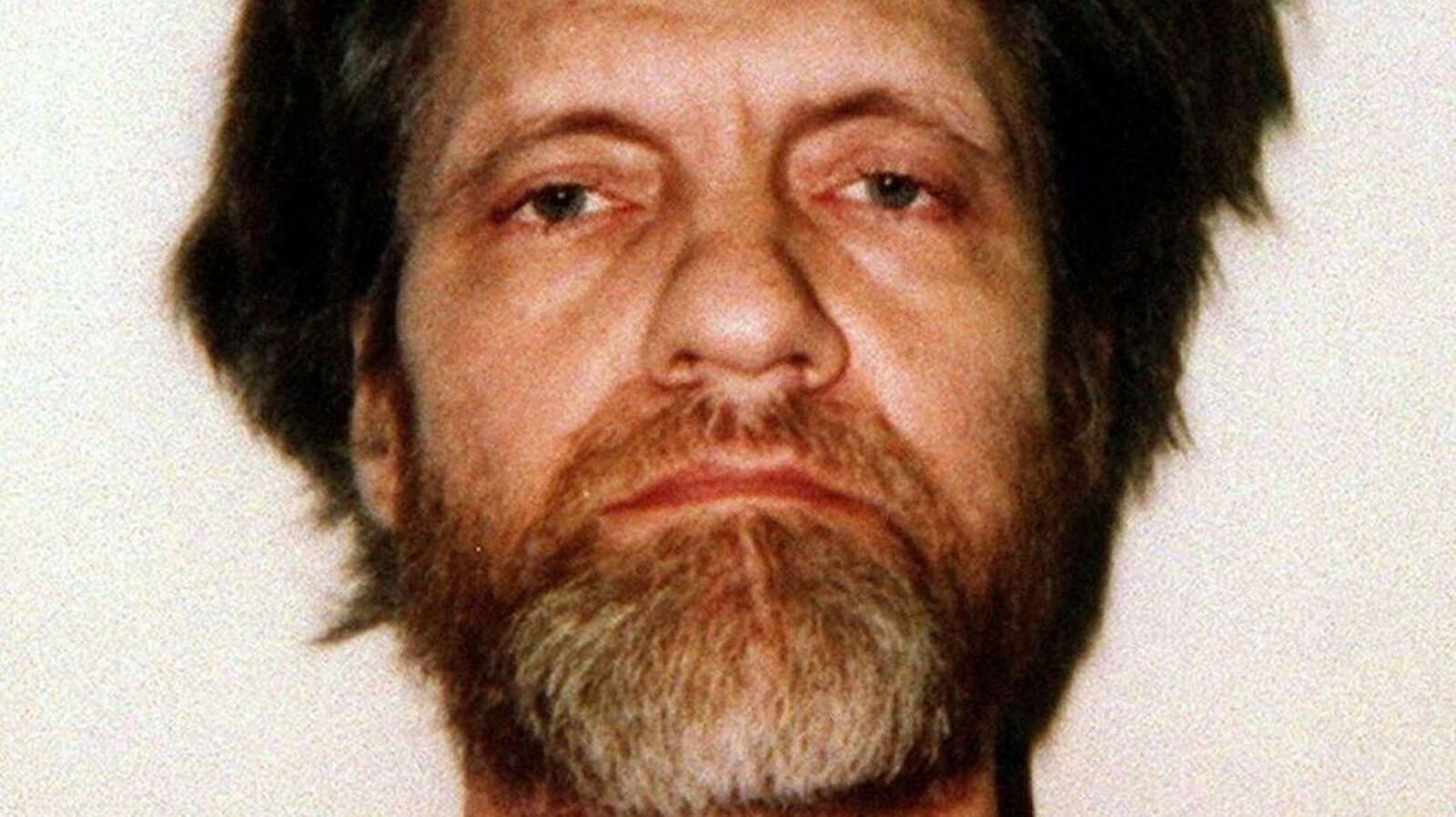 În data de 3 aprilie 1996, poliția americană a pus mâna pe unul dintre cei mai căutați teroriști din istoria recentă, supranumit „Unabomber”, în cabana sa izolată din Montana