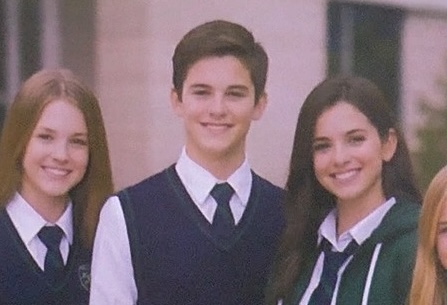 Școli: Companii secrete vor să sponsorizeze uniforme, dezvăluie inspectoarea generală