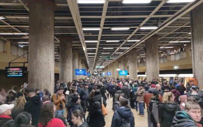 Circulația metroului, perturbată la Piața Unirii 1 din cauza unei urgențe medicale Circulația trenurilor de metrou a fost afectată joi după-amiaza la stația Piața Unirii 1, pe sensul către Eroilor 1, din cauza unei intervenții medicale