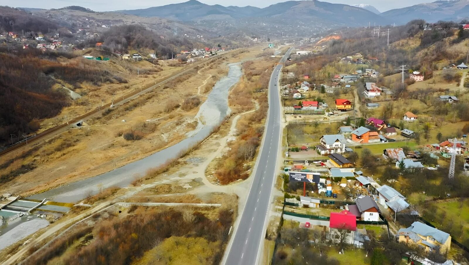Decenii de eșecuri: România, blocată-n promisiuni