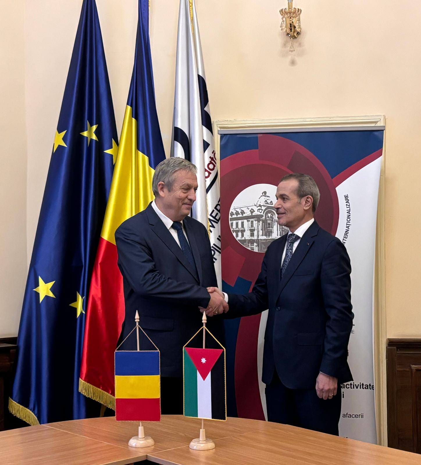 Dialog economic România-Iordania: Oportunități de afaceri discutate la București Președintele Camerei de Comerț și Industrie a Municipiului București (CCIB), Iuliu Stocklosa, a primit, la Palatul CCIB, vizita oficială a ambasadorului extraordinar și plenipotențiar al Regatului Hașemit al Iordaniei în România, Mutaz Abed Al-Rahman Taha Khasawneh