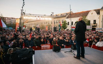 Kelemen Hunor, liderul UDMR, a fost prezent la un eveniment electoral al premierului ungar Viktor Orban la Debrecen Kelemen Hunor, președintele Uniunii Democrate a Maghiarilor din România (UDMR), a fost unul dintre invitații speciali ai premierului ungar Viktor Orban la un eveniment de campanie electorală desfășurat joi în Debrecen, Ungaria