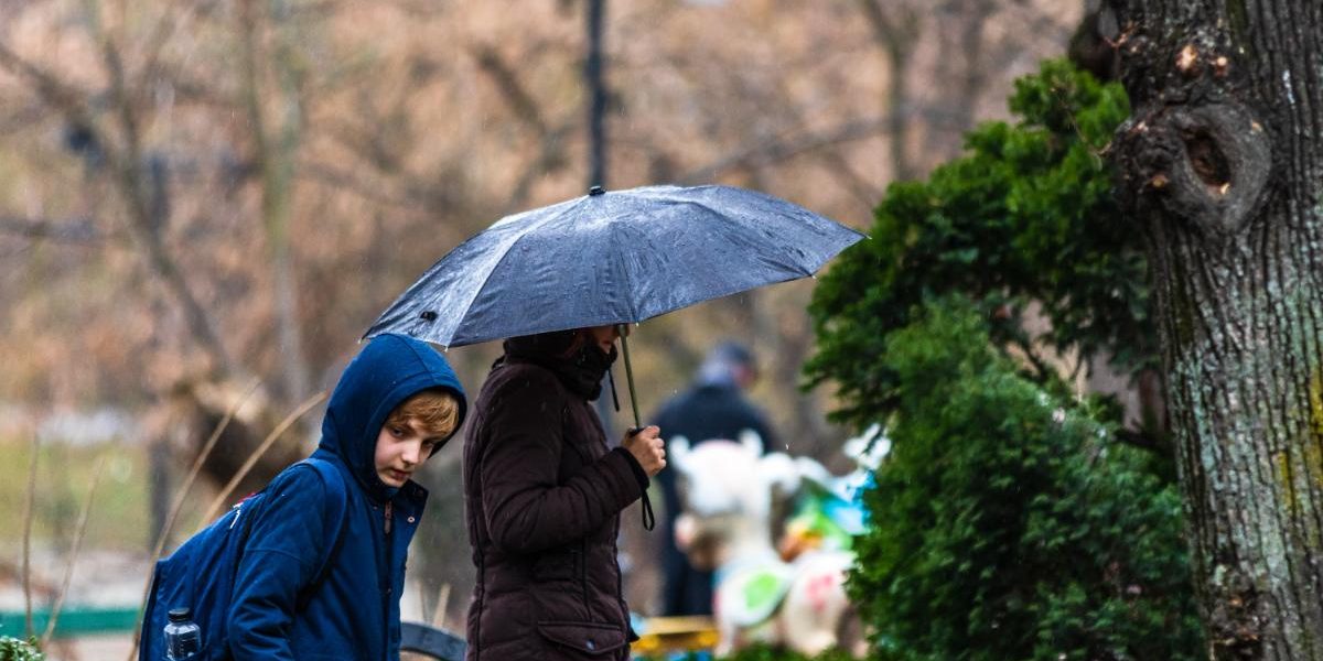 Urmează o săptămână ploioasă în toată ţara. Cum va fi vremea de 1 Mai