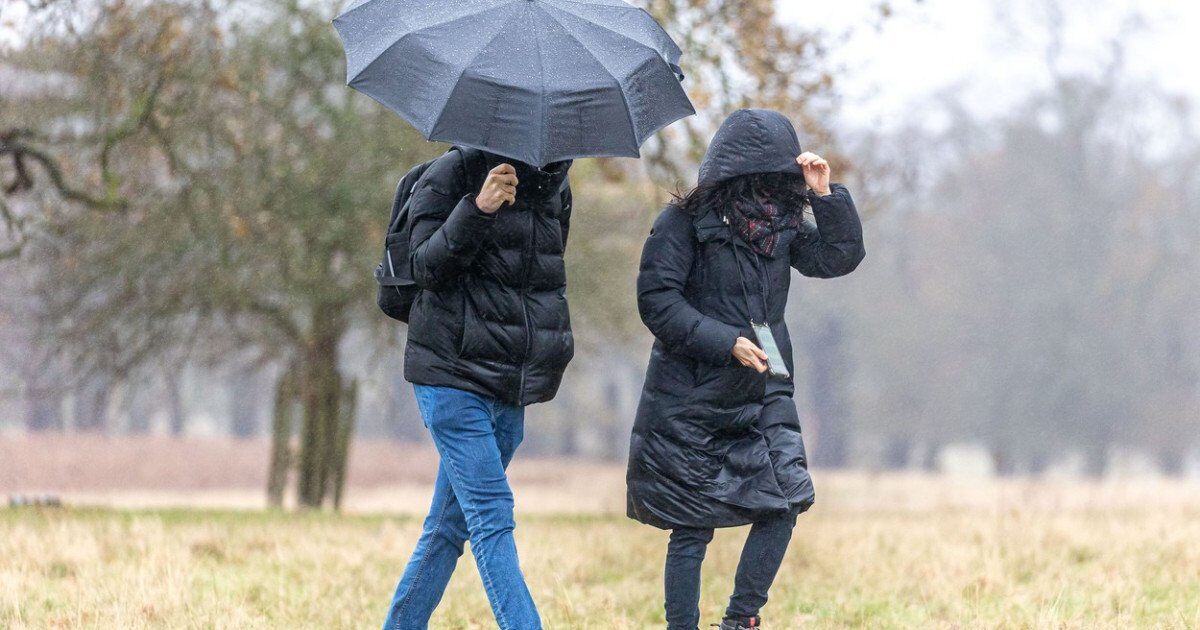 Vreme rea în aproape toată țara: meteorologii au emis o nouă informare de ploi, vânt puternic și ninsori. Cum va fi în Capitală
