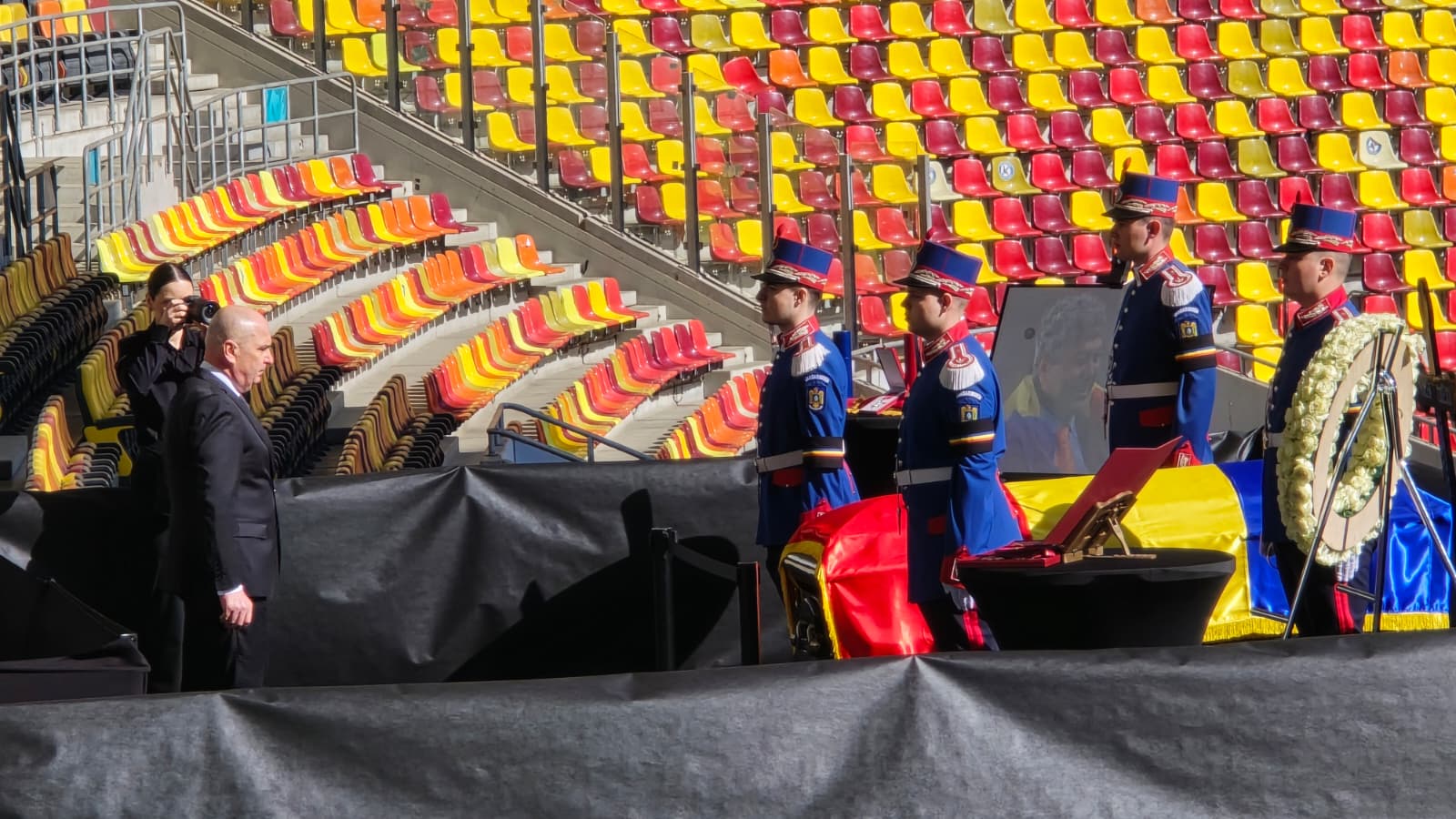 Sicriul lui Mircea Lucescu, depus la Arena Națională pentru omagiul public Bucureștenii și nu numai au ocazia de a-i aduce un ultim omagiu legendarului antrenor Mircea Lucescu la Arena Națională din București