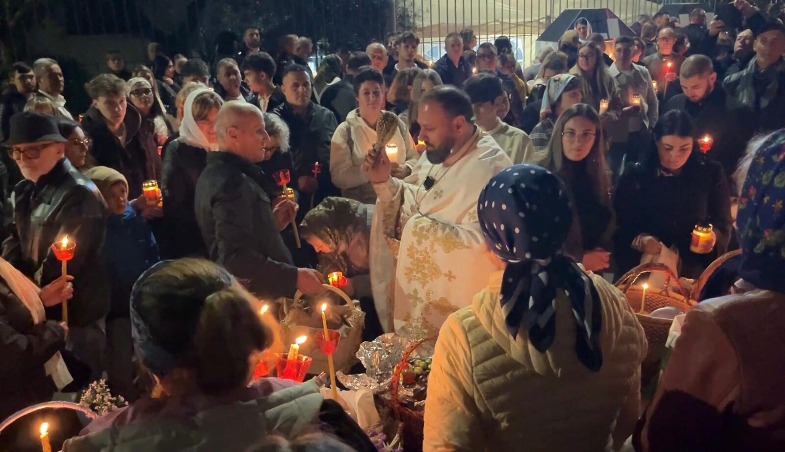 Mii de români, la Bergamo, pentru a celebra tradiția