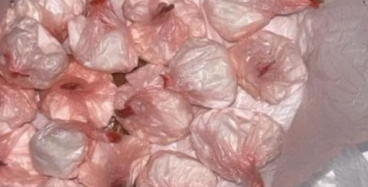 Craiova: Dealer prins cu cocaină în trafic, zeci de doze descoperite!