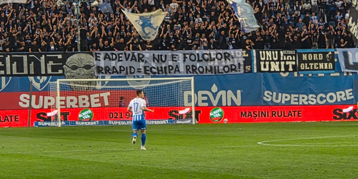 Rasiștii din Peluză: Scandări xenofobe la meciul Craiova – Rapid