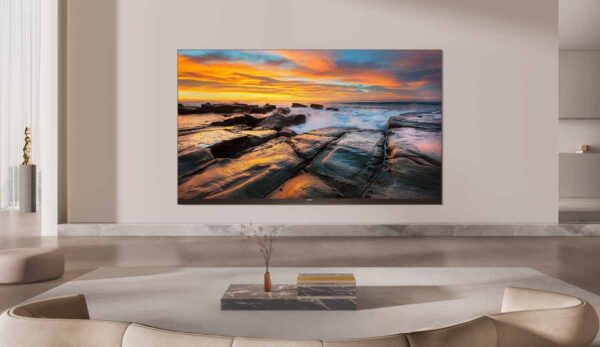 TCL X11L, un televizor super-premium, ajunge în Europa