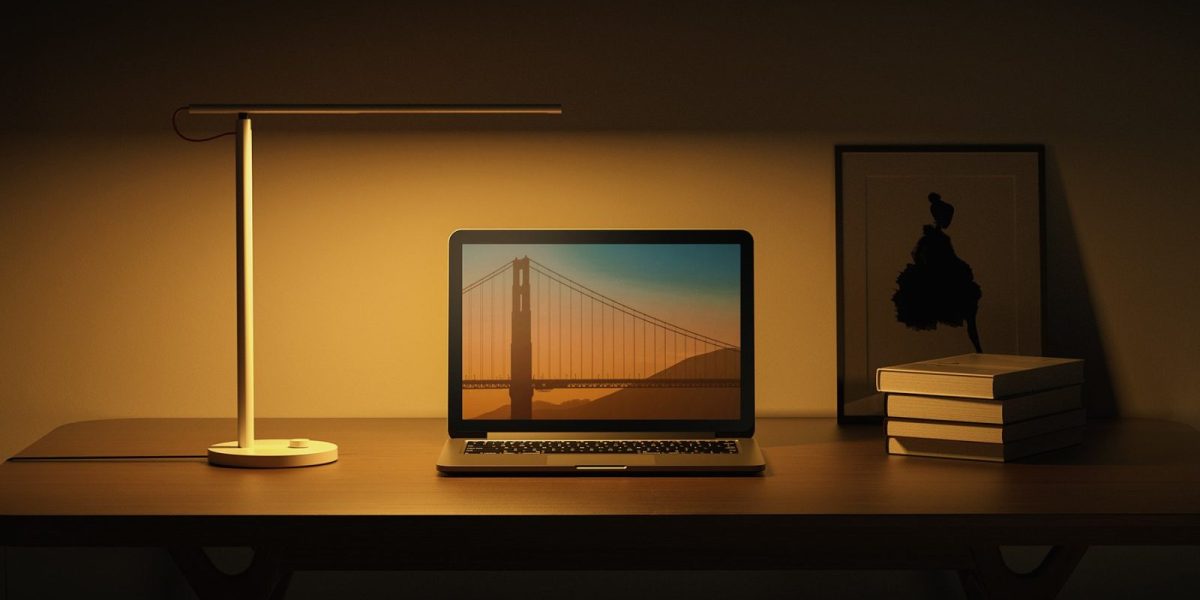 Xiaomi Mi LED Desk Lamp 1S: Cum Am Scăpat de Problemele de Acasă