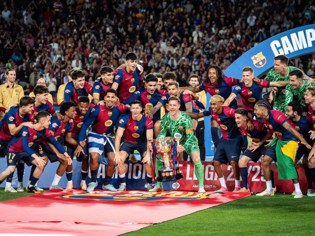 Barcelona se pregătește de o revizuire majoră a lotului, iar doi jucători importanți, Marc-Andre Ter Stegen și Dani Olmo, sunt în centrul atenției