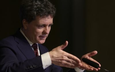 Nicușor Dan: Scădere de preț la carburanți, decisă de guvern. Când se va aplica?