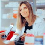Alergiile oculare: Cum ajută farmacistul să gestionezi disconfortul