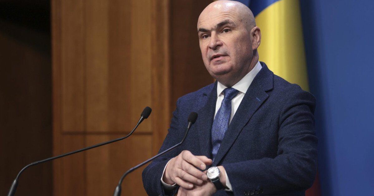 Bolojan, despre cutiile de pantofi și spațiul din apartament Premierul Ilie Bolojan a oferit joi o declarație cu privire la spațiul de depozitare din propria locuință, în contextul discuțiilor generate de dosarul de corupție în care este implicat Directorul General al Autorității Rutiere Române (ARR), Cristian Anton