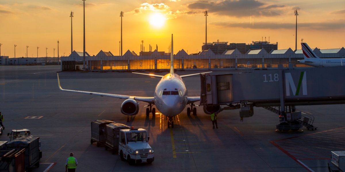 Criza de kerosen lovește Europa: Zborurile de VARĂ, în pericol