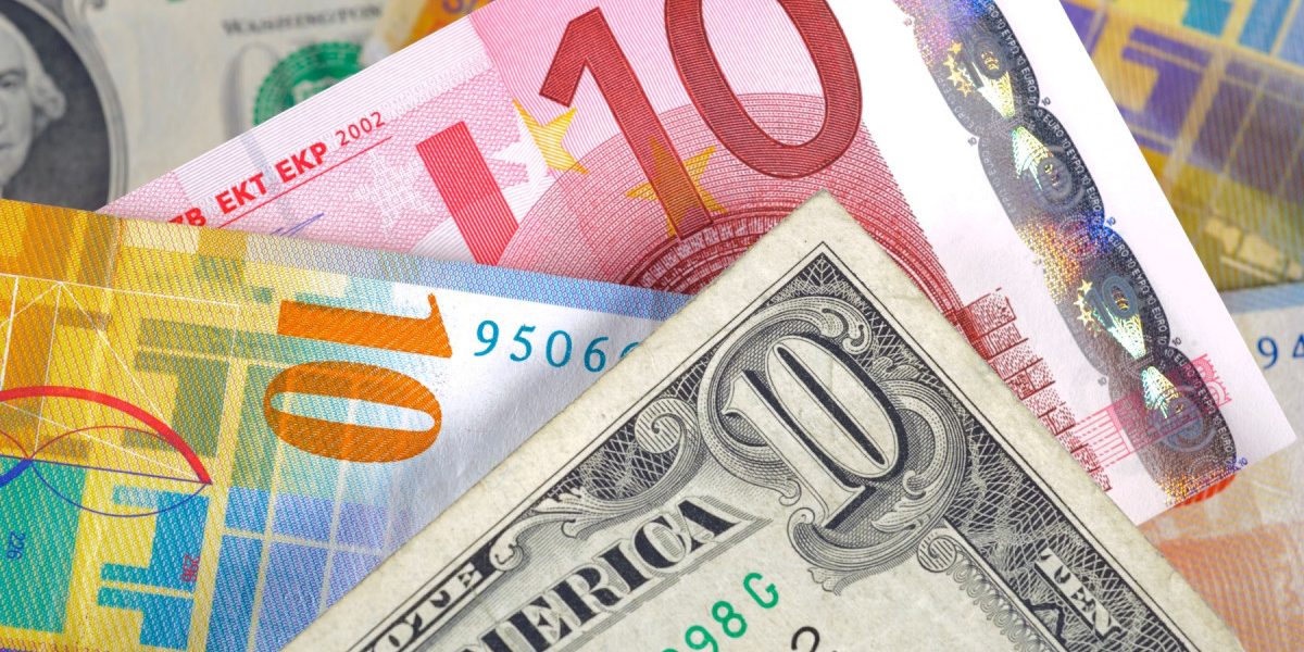 BNR zguduie piețele: Euro și francul elvețian, în cădere liberă, aurul se ieftinește