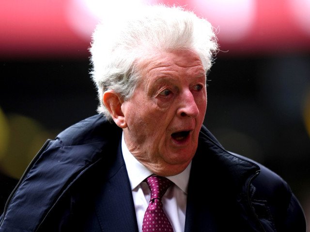 ROY HODGSON, VICTORIE LA DEBUT PENTRU „PRIETENUL” MIRCEA Lucescu, ÎNTR-O PERIOADĂ DELICATĂ Momentul în care a preluat echipa BRISTOL CITY a fost marcat de emoție, atât pentru tehnicianul englez ROY HODGSON, cât și pentru lumea fotbalului