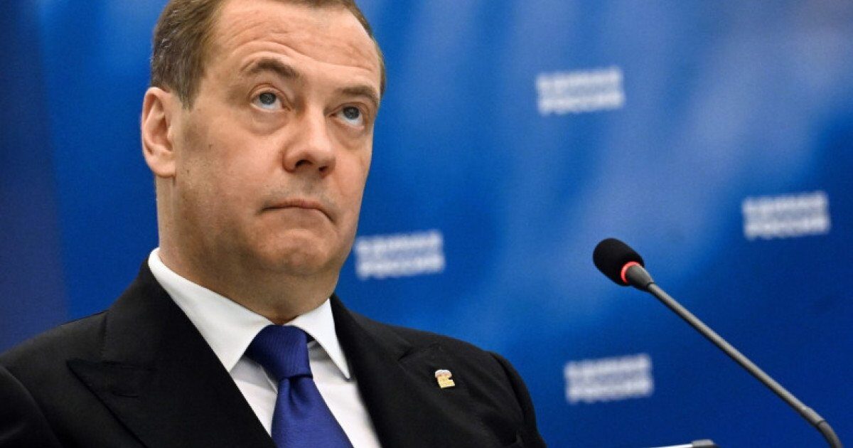 Medvedev: Discuțiile Trump-Iran, un succes pentru Teheran Dmitri Medvedev, vicepreședintele Consiliului de Securitate al Federației Ruse, a catalogat drept un succes pentru Iran chiar faptul că președintele american Donald Trump a acceptat să discute planul în zece puncte propus de Teheran
