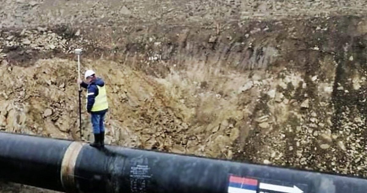 Rucsacuri cu explozibili, găsite lângă conducta de gaz Balkan Stream: Serbia investighează Autoritățile sârbe investighează un incident major, după ce au descoperit rucsacuri conținând explozibili în apropierea conductei de gaz Balkan Stream, care transportă gaze naturale rusești către Serbia și Ungaria
