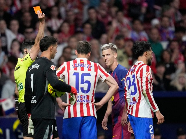 Arbitraj controversat în Atletico Madrid – Barcelona: Deciziile lui Iturralde Gonzalez Incidentele din meciul dintre Atletico Madrid și Barcelona au fost analizate de fostul arbitru Iturralde Gonzalez, care a oferit o perspectivă clară asupra celor două momente cheie ale partidei