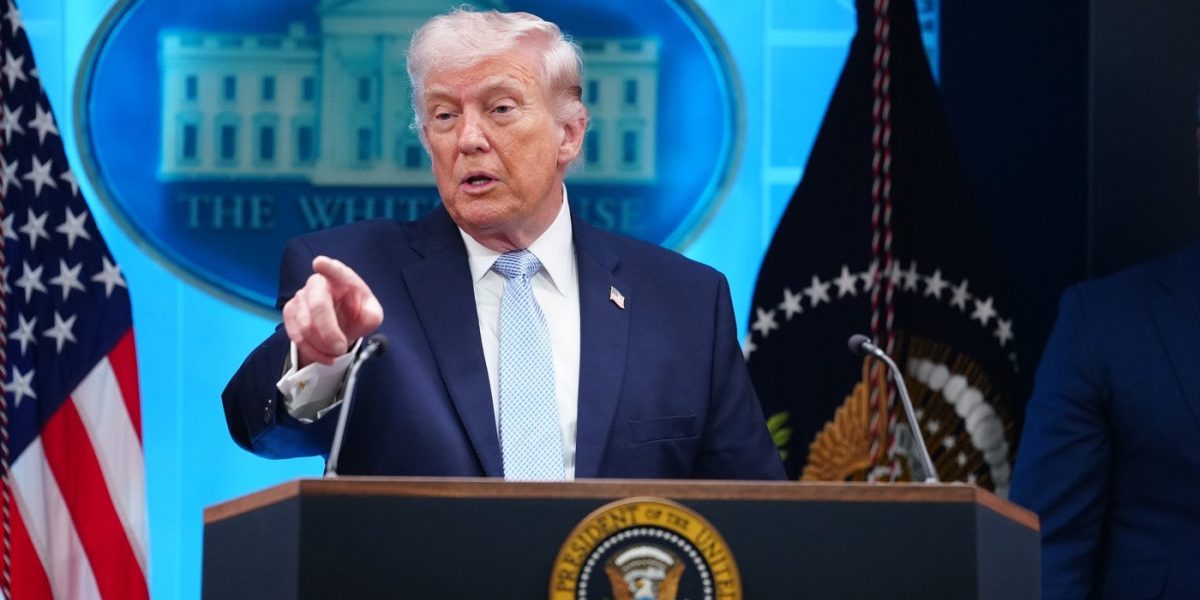 O figură importantă îi ia apărarea lui Donald Trump