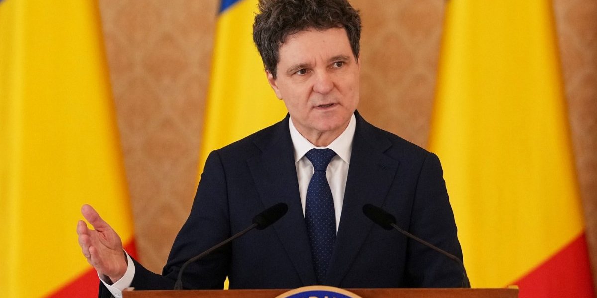 BNS: Nicușor Dan, chemat la consultări pentru o guvernare stabilă