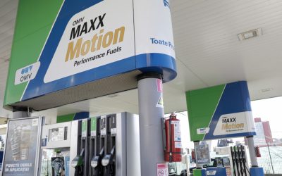 Guvernul analizează două măsuri pentru a reduce prețurile carburanților: scăderea accizei sau o contribuție voluntară din partea operatorilor din piață