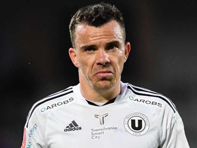 UNIVERSITATEA Cluj, ”URECHEATĂ” DUPĂ DECLARAȚIILE LUI DAN NISTOR LA ADRESA RAPIDULUI OLTENII își mută atenția către meciurile din SuperLiga, după ce universitatea Craiova se va duela cu CFR Cluj, iar Petrolul cu Csikszereda luni