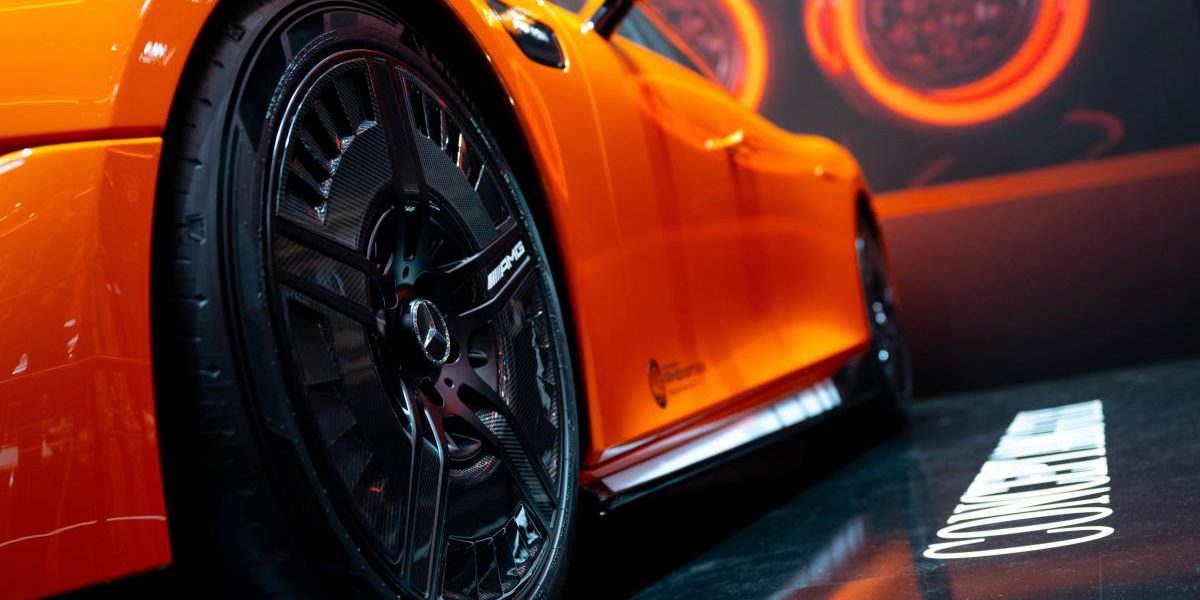 Mercedes AMG furat de la benzinărie: Pagubă de 1,4 milioane € pe săptămână în România