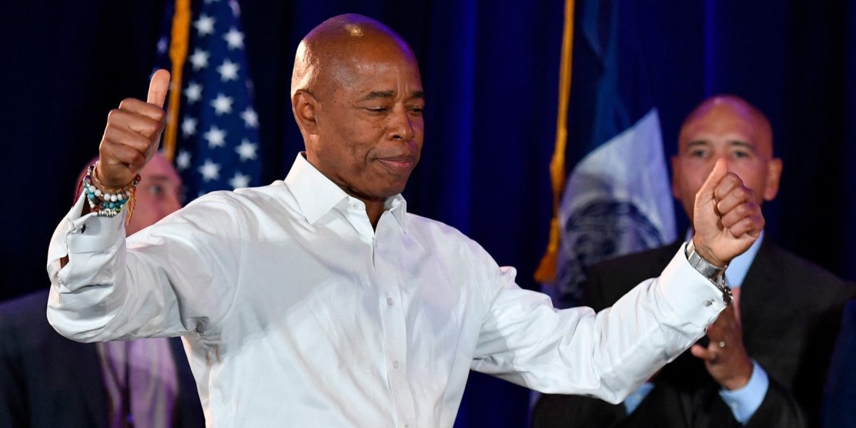 Eric Adams, fostul primar NY, cetățean al Albaniei. Ce face după politică?