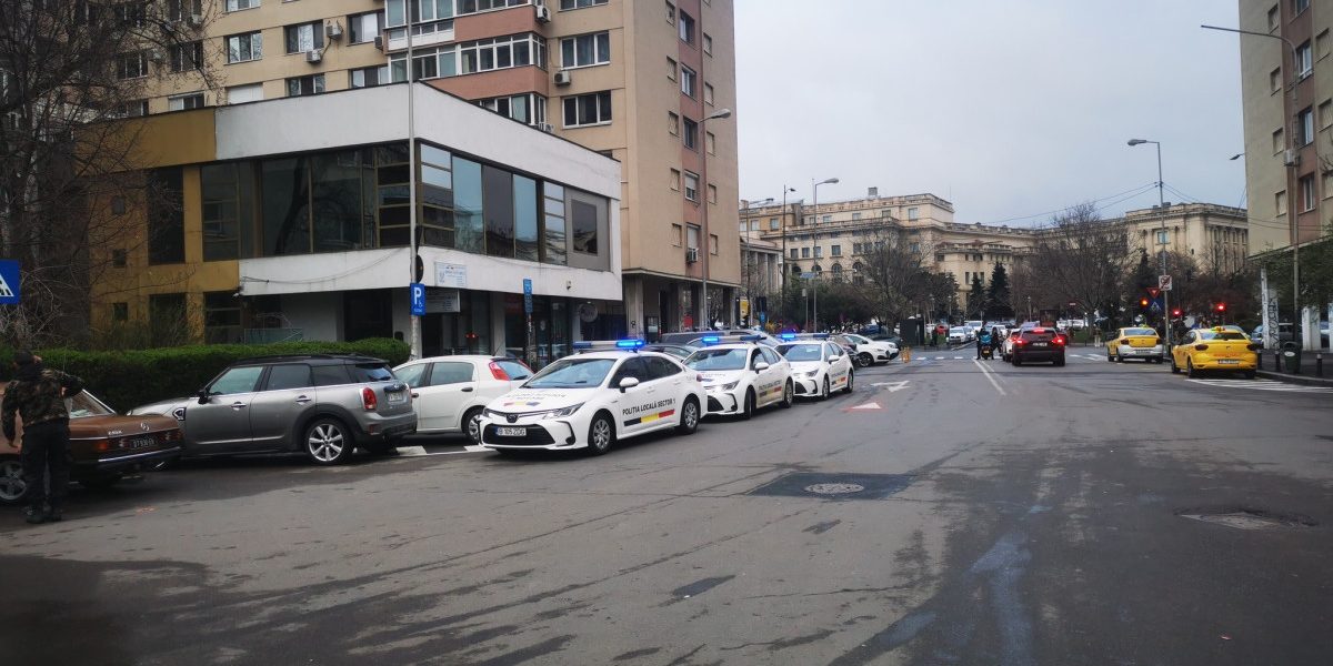 Poliția face curățenie la Sala Palatului: Parcări ilegale și ”rezervări” pe bani