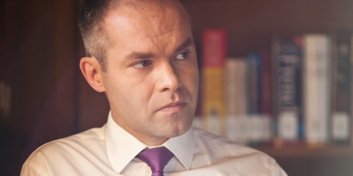 Funeriu, verdict crunt: Manualele din România, „de tricouri” față de Franța și Germania