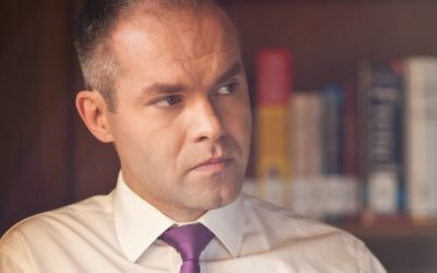 Funeriu, verdict crunt: Manualele din România, „de tricouri” față de Franța și Germania